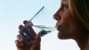 Mana Minum Air Mineral apa Air Rebusan?