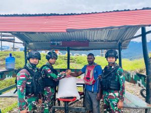 Wujud Penanaman Nilai – Nilai Toleransi Umat Beragama Di Papua, Satgas Yonif RK 115/ML Memberikan Bantuan dalam Peringatan Hari Paskah