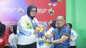Kemenpora Kawinkan Emas Beregu Pa/Pi Tenis Meja dalam Pornas XVI Korpri