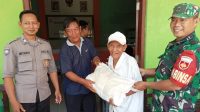 Untuk Keamanan Ketertiban, Babinsa dan Babhinkamtibmas Dampingi Penyaluran Beras Di Desa Guworejo