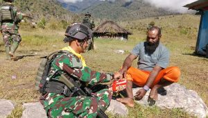 Intertaksi Satgas Mobile Raider 300 Siliwangi Dengan Masyarakat Papua