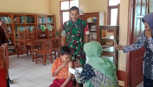 Babinsa Plumbungan  Sertu.Joko : Pentingnya Imunisasi Anak Usia Sekolah Melalui Program BIAS