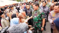 TNI Merangkul Pendemo Di Rempang, Galang, Batam Kepulauan Riau