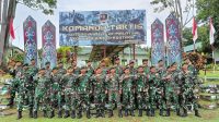 Satgas Pamtas Yonarmed 10/ Bradjamusti Gelar Acara Kenaikan Pangkat Di Daerah Penugasan