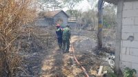 Gerak Cepat Babinsa Cepogo Bantu Padamkan Api