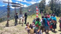 Sekolah Alam Pos Dangbet Satgas Mobile Raider 300 Siliwangi Di Papua