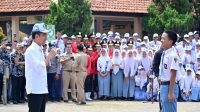 Cerita Dika Rizki Siswa SMKN 1 Pekalongan Pinjamkan Topi Miliknya Untuk Presiden Joko Widodo