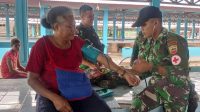 Satgas Yonif 125/SMB Rutin Berikan Pelayanan Kesehatan Kepada Masyarakat